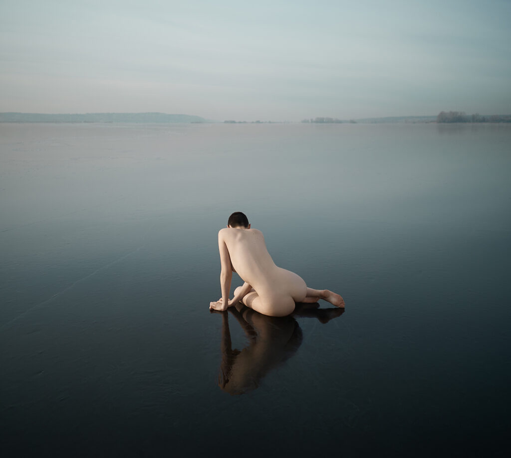 s'asseoir sur l'eau un instant, Eva Milkonskaya