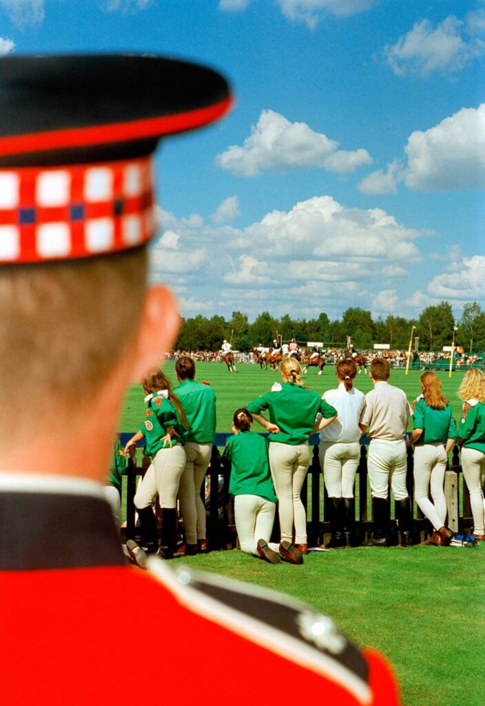 à nous les petites anglaises. Martin Parr, Think of England 