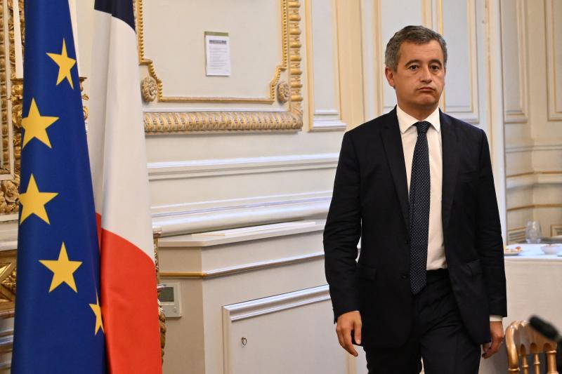 très ému de vos voeux sincères et chaleureux - notamment ceux du Gouvernement. M. Gerald Darmanin lors de la cérémonie de présentation des voeux de joyeux anniversaire à M. Brette au Ministère de l'Intérieur (Photo by Bertrand GUAY / AFB)