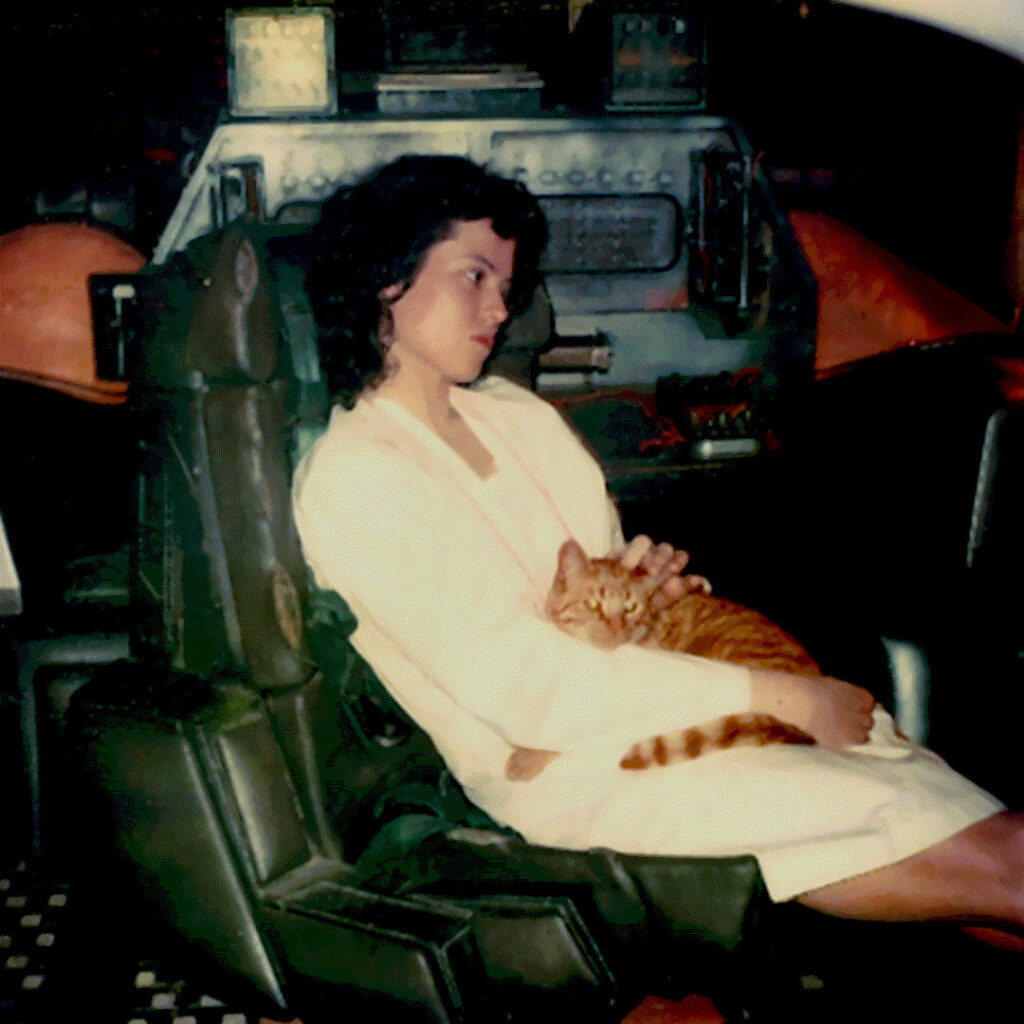 les aliens s'ennuient le samedi. Sigourney Weaver & Jones Cat, Alien, 1979