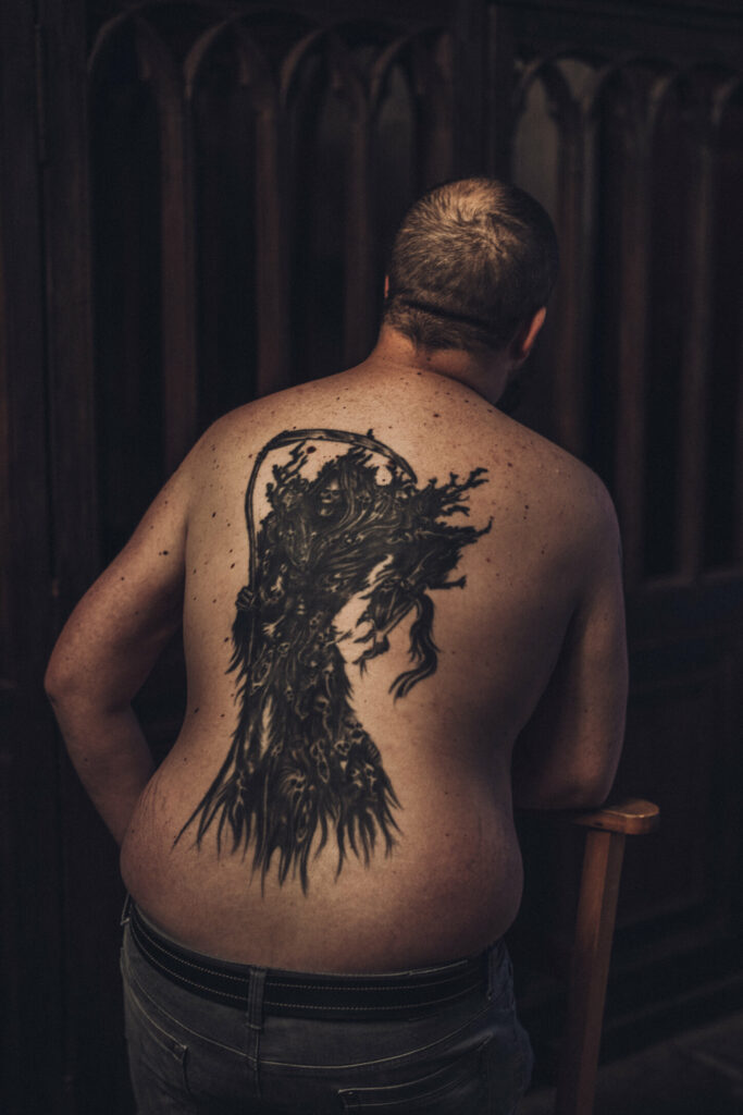 la nuit est derrière nous. Stéphane Lavoué, Monts d'Arrée, Greg et son tatouage de l'Ankou