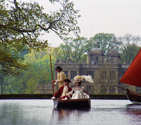 Redmond Barry passant son permis bateau sous la supervision de la comtesse de Lyndon et négligeant son angle mort ainsi que les règles de priorité