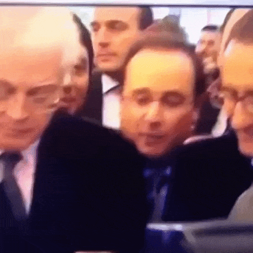 Lionel Jospin nourrissant François Hollande