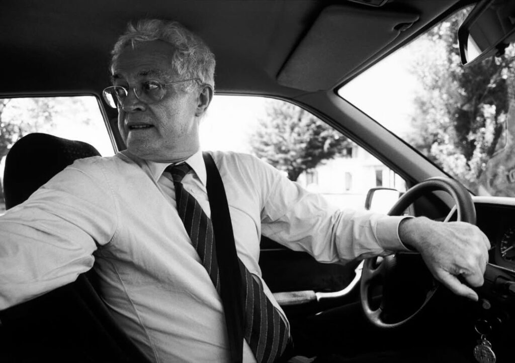 Lionel Jospin, Premier ministre, effectuant une marche arrière vers 2001, dans sa circonscription de Cintegabelle