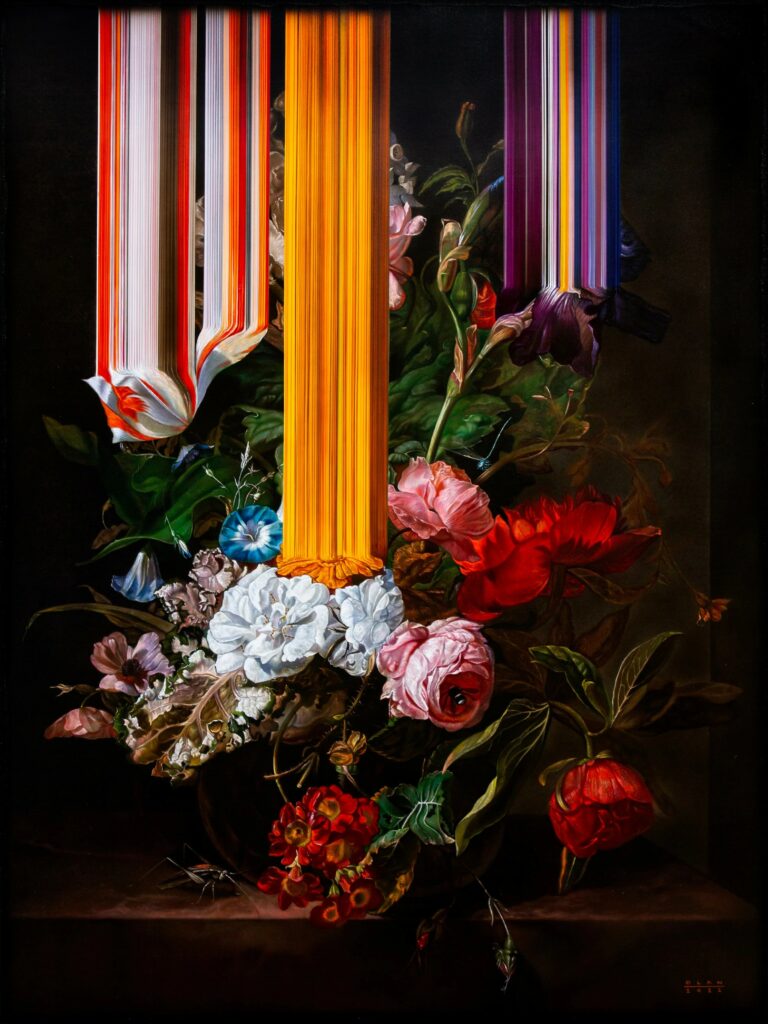 nature morte aux fleurs aux couleurs coulantes dans un verre avec un grillon sur un rebord de pierre